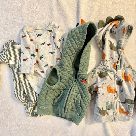 Assorted NB Baby Clothing Bundle (Lot) - Picture 6 of 7